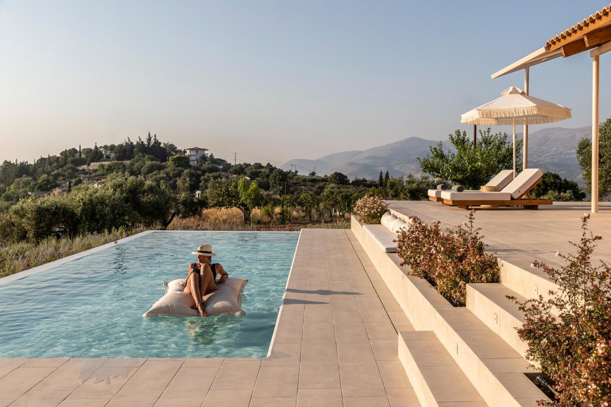 Avertosia Luxury Villas Argostoli  Eksteriør billede